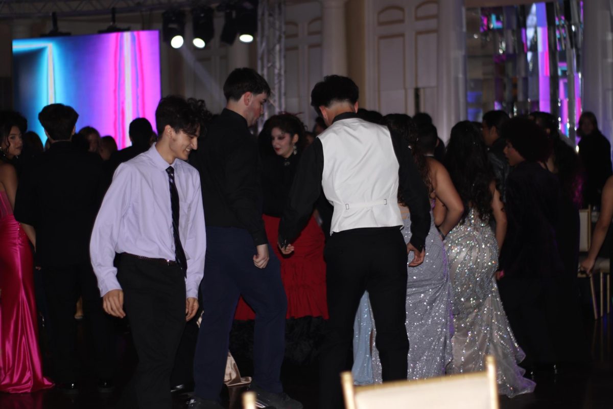 Seniors enjoyed a night of dancing at the Ray HS 2025 Senior Prom. Senior Prom was celebrated at the Corpus Christi Country Club on April 5. 